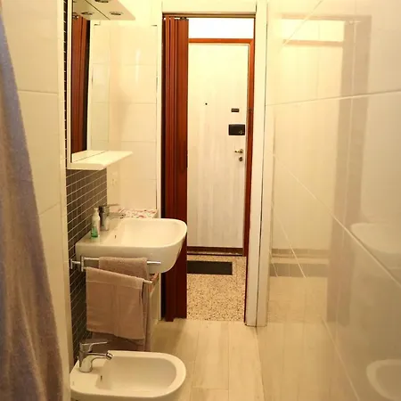 Apartman * La Casa Di Arti * 25 Min Dal Duomo Milánó